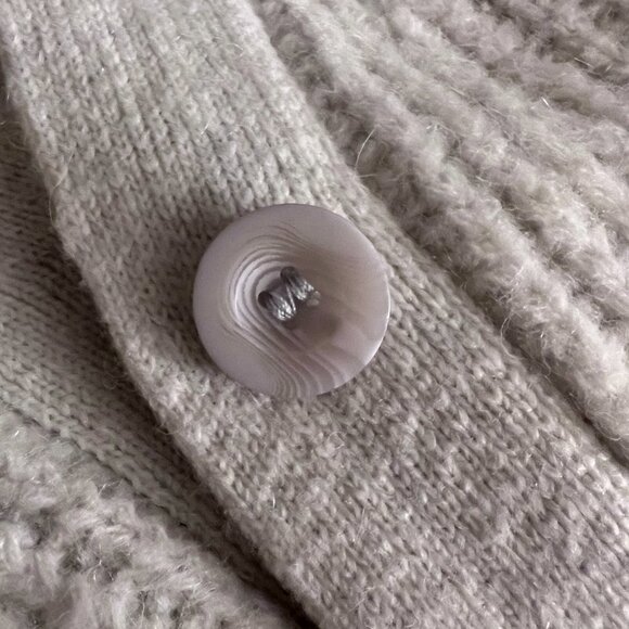 Women's Zara Cream Colored Knit Cardigan size small - Picture 4 of 5